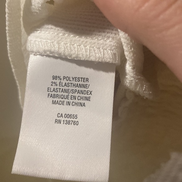 Reitmans White “The Short Cut” Wrap Short Sleeve Shirt with Side Buttons EUC - Picture 7 of 8